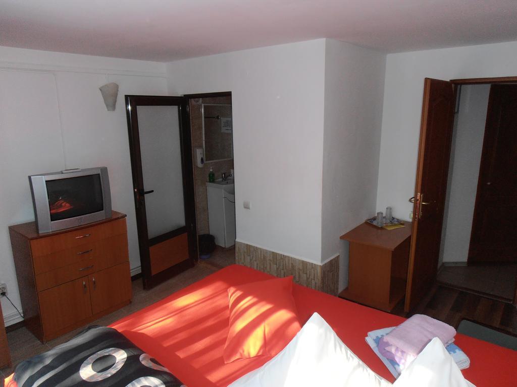 Pensiunea Sans Rival Iasi Zimmer foto