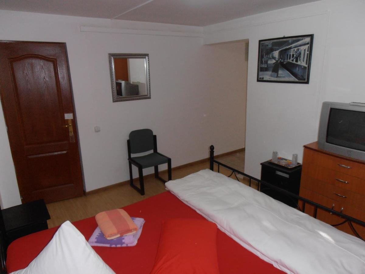 Pensiunea Sans Rival Iasi Zimmer foto